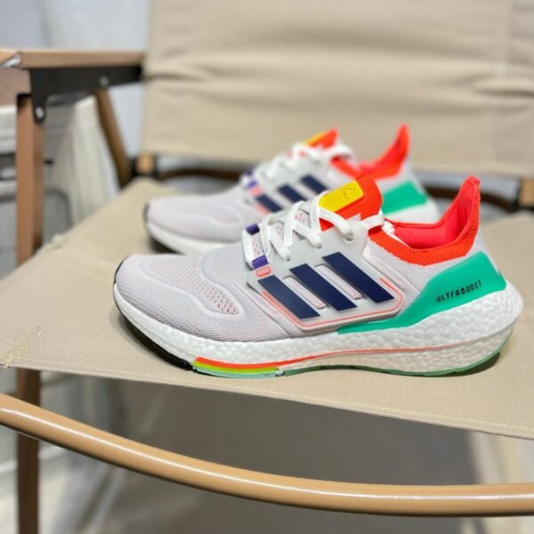 Tênis Adidas Ultraboost DNA Cinza