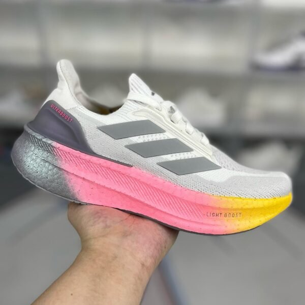 Tênis adidas Ultraboost 5X Branco com Cinza