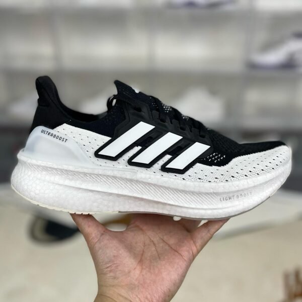 Tênis Adidas Ultraboost 5.0 Preto com Branco