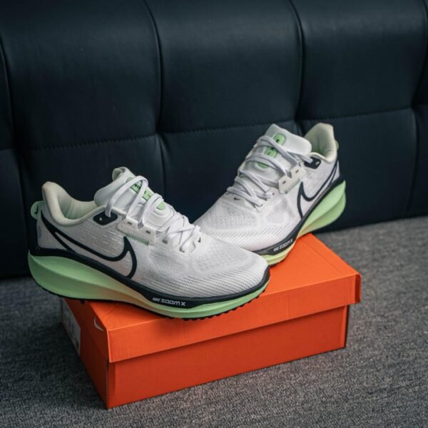 Tênis Nike Air Zoom Vomero 17 Branco com Verde