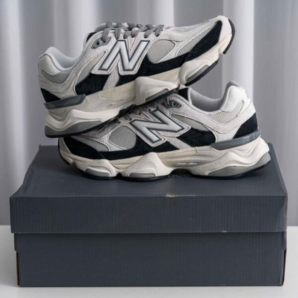 Tênis New Balance NB9060 Branco com Preto
